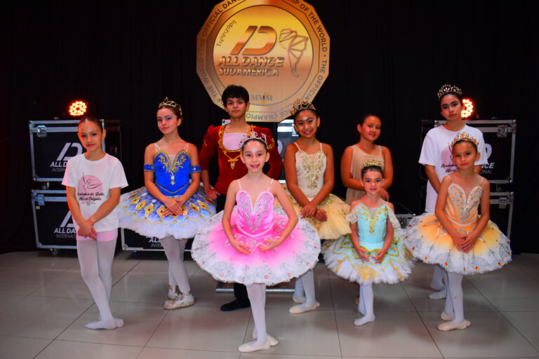 Academia de ballet del Maule brilla con triunfos en Sudamericano de Danza en Brasil