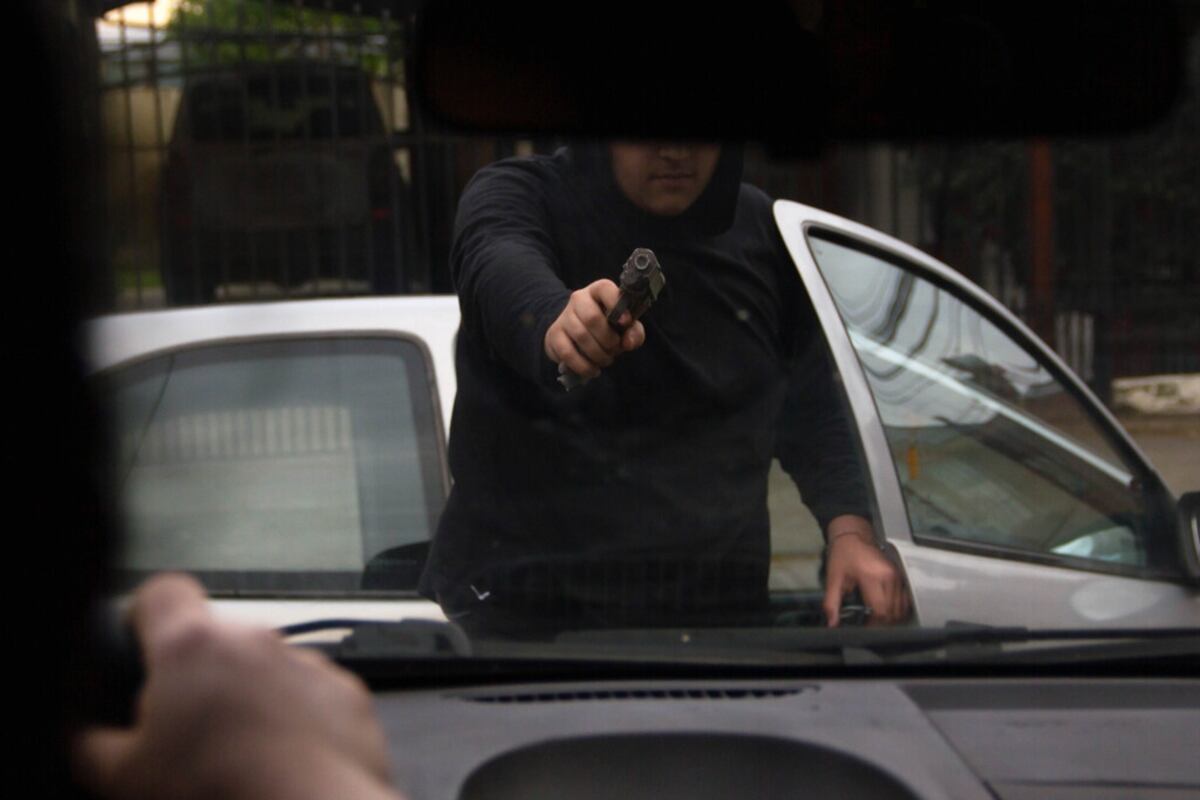 Detienen a cinco acusados por portonazo frustrado en Linares: cuatro son menores de edad