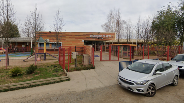 Detienen a menor por amenaza de tiroteo en colegio de Parral: pasará a control de detención ante el juzgado