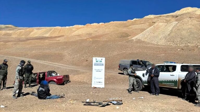 Mineros chilenos detenidos tras tiroteo con gendarmes en Argentina