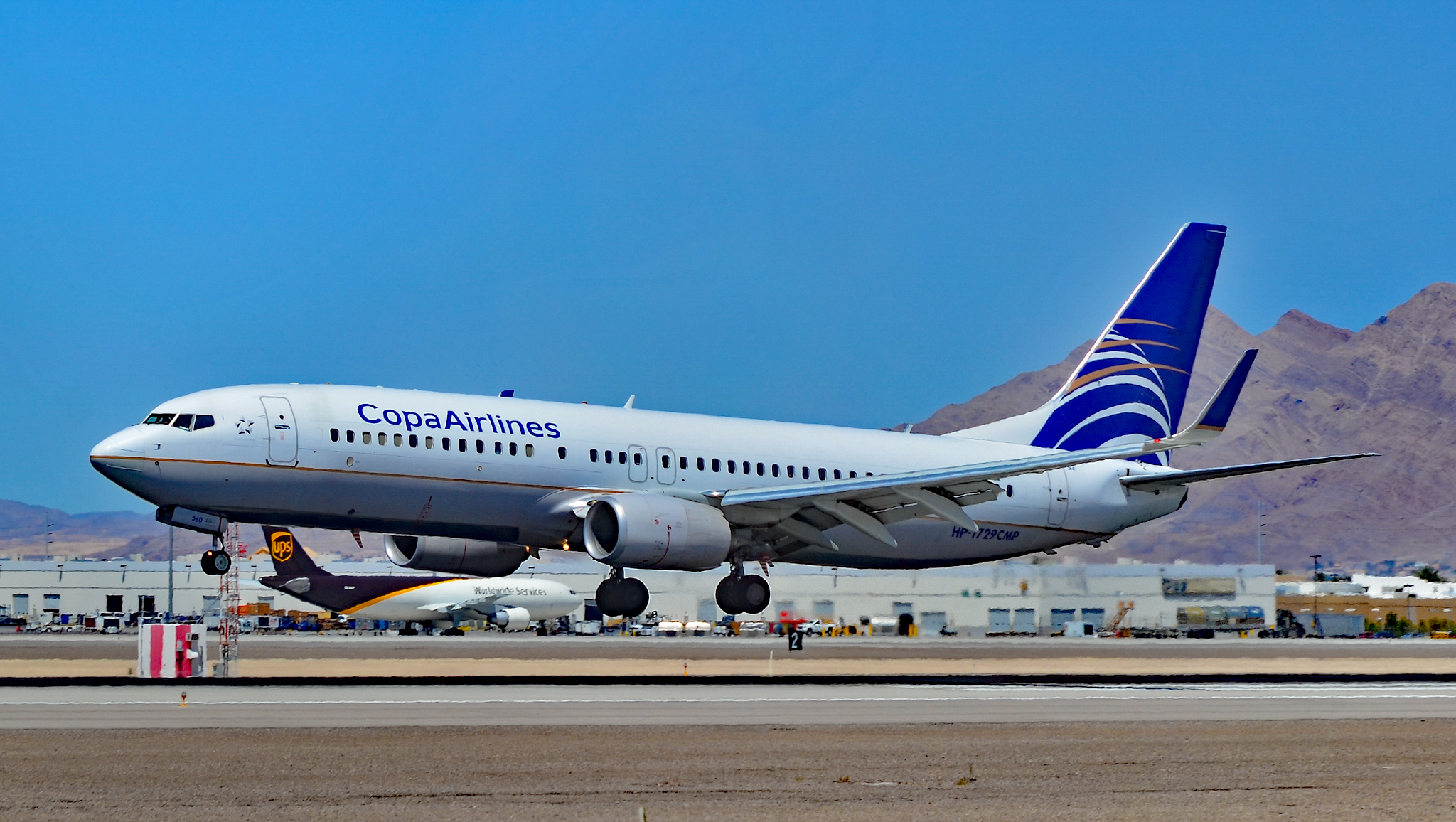 Capturan a pareja tras intentar tener relaciones íntimas en un vuelo hacia Argentina
