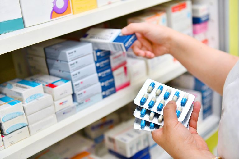 Anuncian compensación de $45 mil por colusión de reconocida farmacia: quiénes la reciben y cuándo