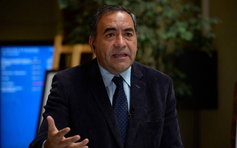 Fiscalía investiga a senador Fidel Espinoza por denuncia de violencia intrafamiliar: PS inicia proceso interno